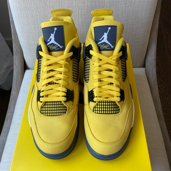 Air Jordan 4 Retro - Picture 3 of 7
